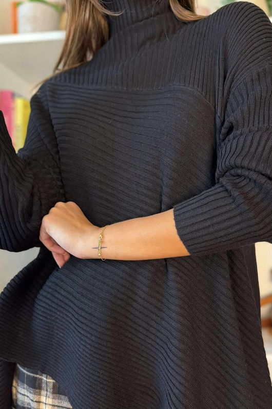 Bowie Asymmetric Turtle Neck Ribby Knit Black